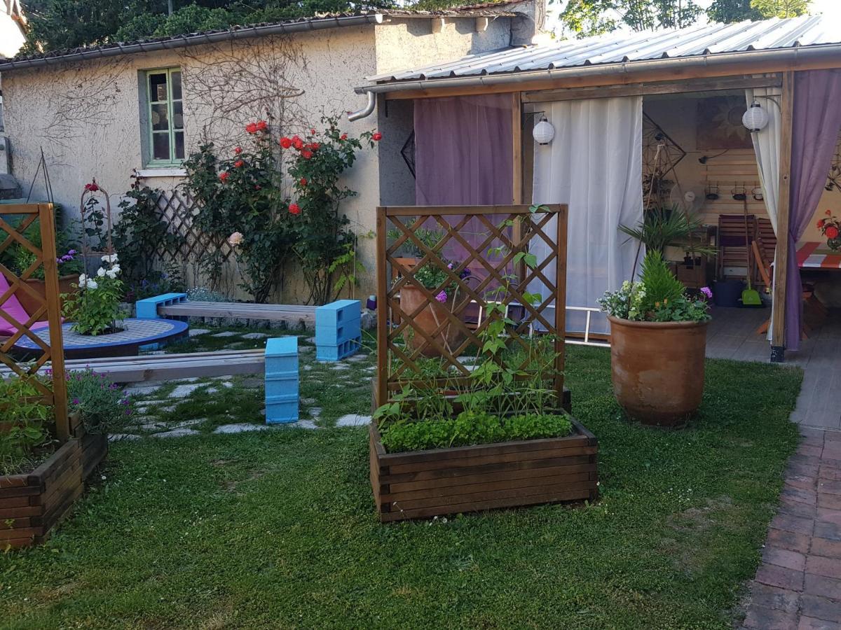 L'intervalle des 18 châteaux Saint-Georges-sur-Cher Exterior foto